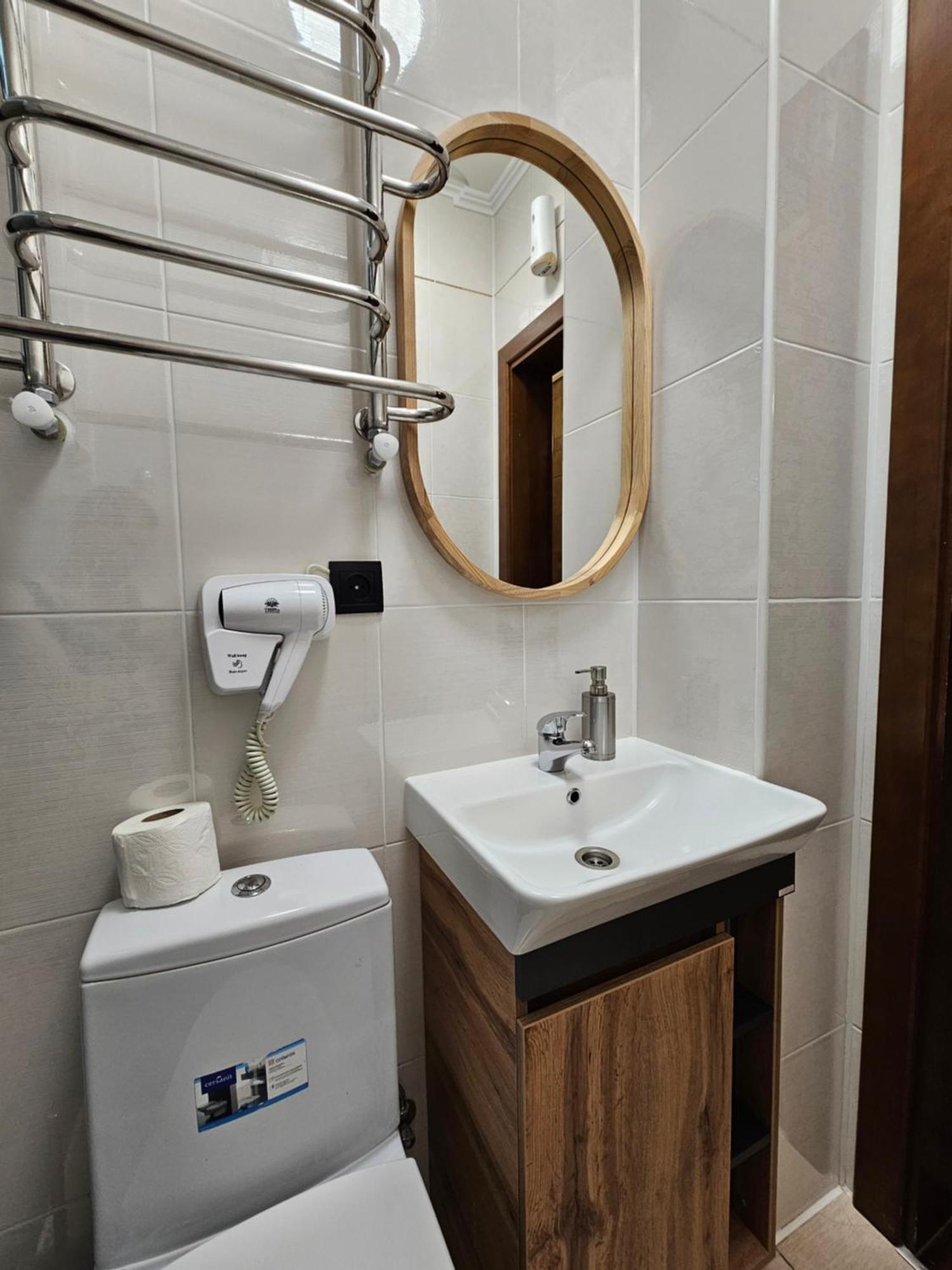 Petropavlivska Apartment Тиха Вуличка В Центрі Старого Міста Kamianets Podilskyi Bagian luar foto