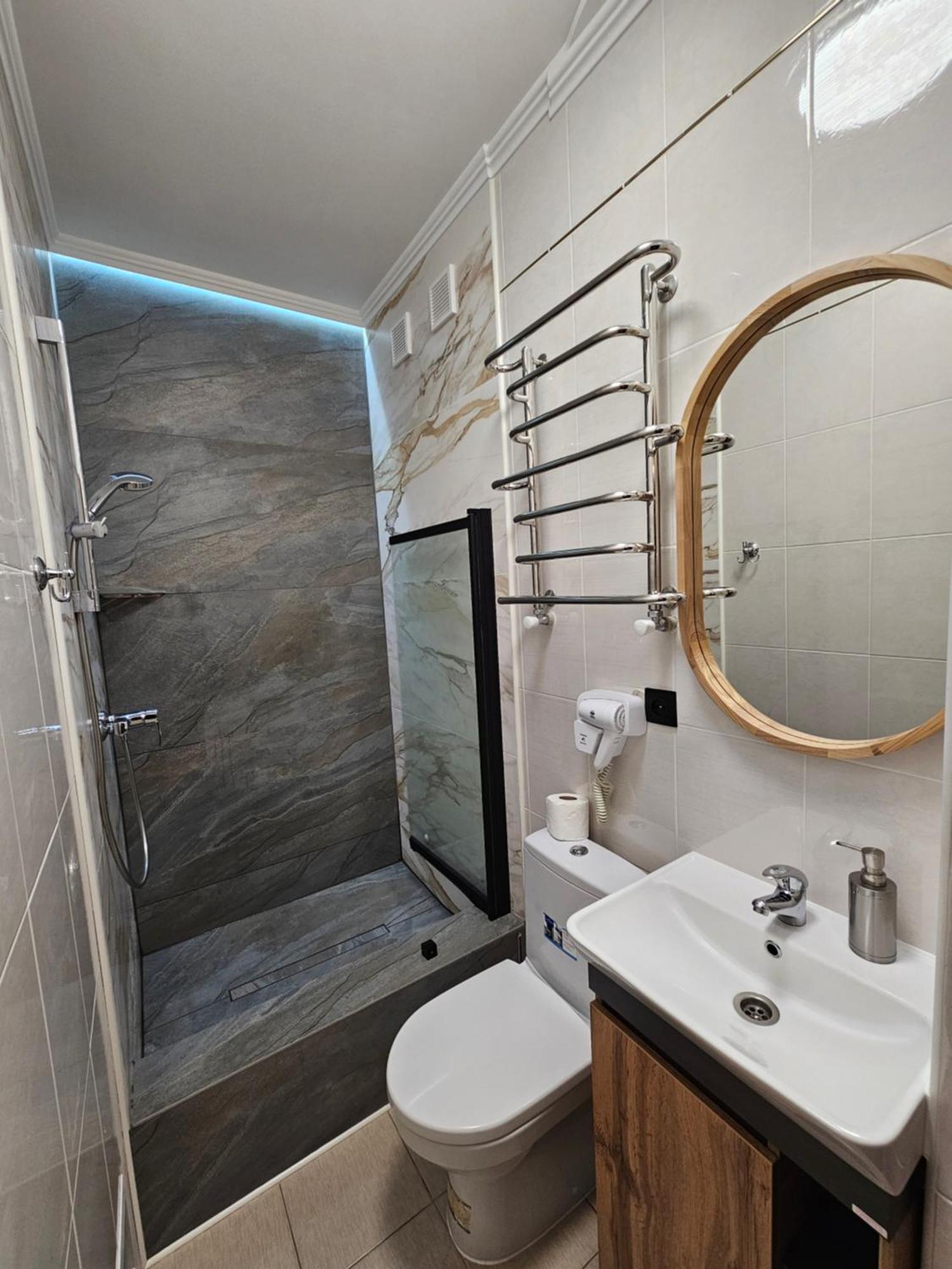Petropavlivska Apartment Тиха Вуличка В Центрі Старого Міста Kamianets Podilskyi Bagian luar foto